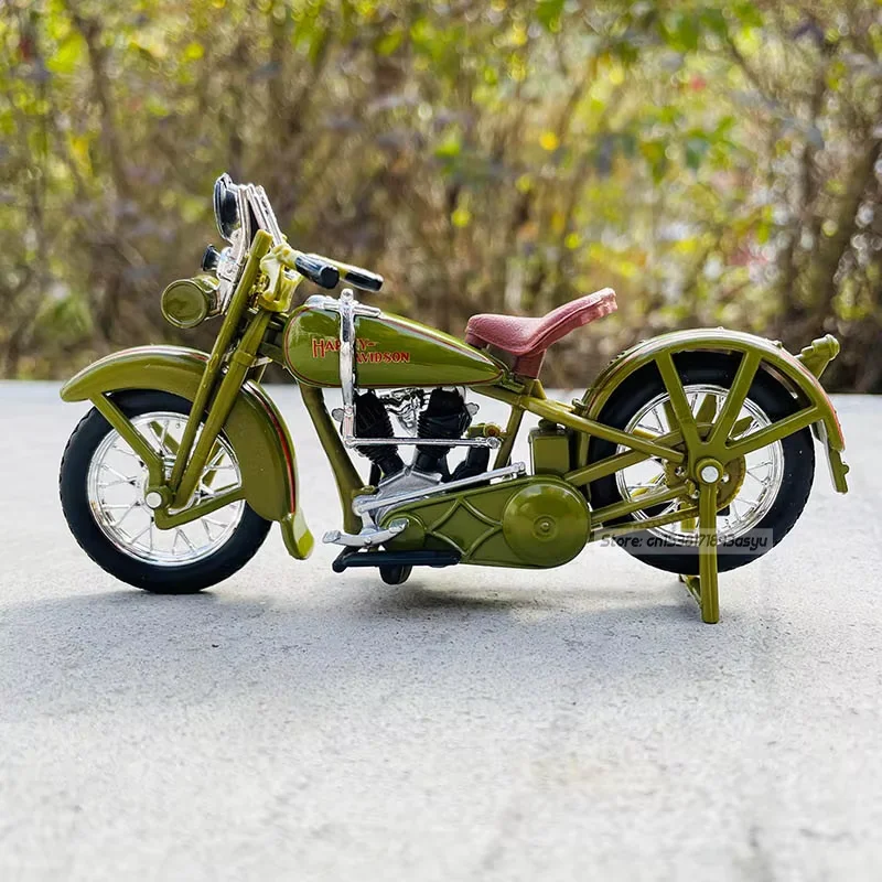 Vintage Harley-Davidson JDH Twin Cam 1:18 Diecast Model 4 Vintage Harley-Davidson JDH Twin Cam 1:18 Diecast Model - Image 4