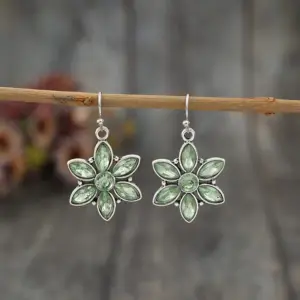 Vintage Silver and Green Stone Dangle Earrings 7 S26857b11b8724338b0c7055eae4b29bdK