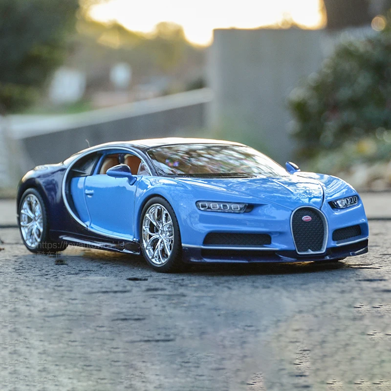 Luxury 1:24 Bugatti Chiron Diecast Model 4 Luxury 1:24 Bugatti Chiron Diecast Model - Image 4