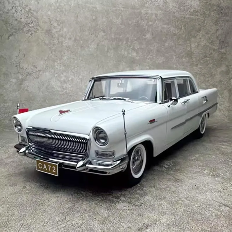 Hongqi CA72 1:18 Scale Diecast Model 5 Hongqi CA72 1:18 Scale Diecast Model - Image 5