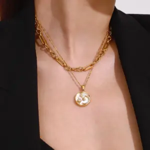 Stainless Steel Moon Pendant Necklace 8 S277e50e182bd492eadf796293c8b9b226