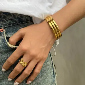 S27963f2efd914473adf530737e9af882h