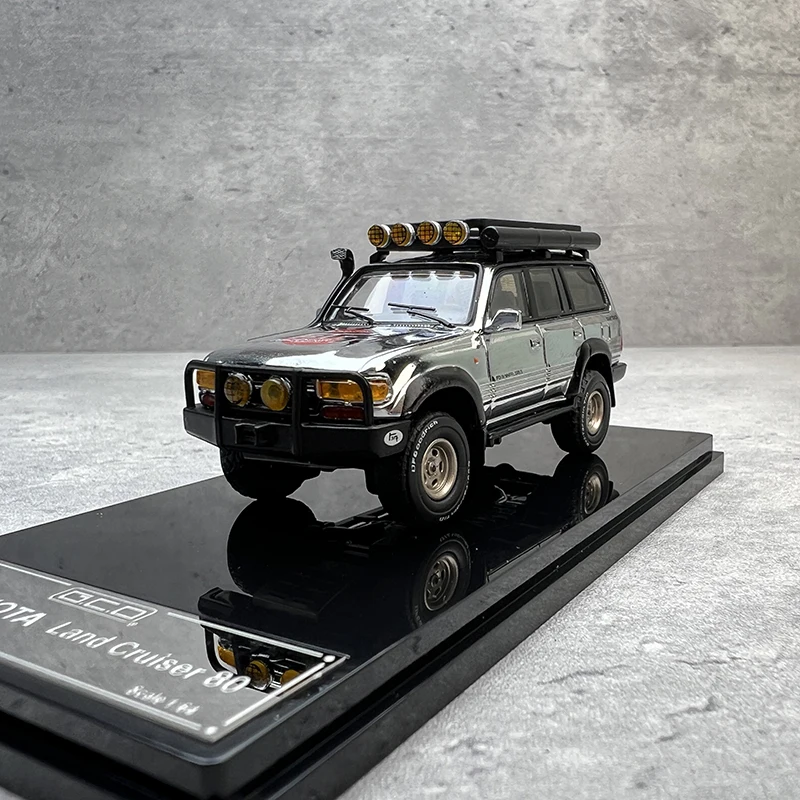 1:64 Land Cruiser LC80 Diecast Model SUV 8 1:64 Land Cruiser LC80 Diecast Model SUV - Image 8