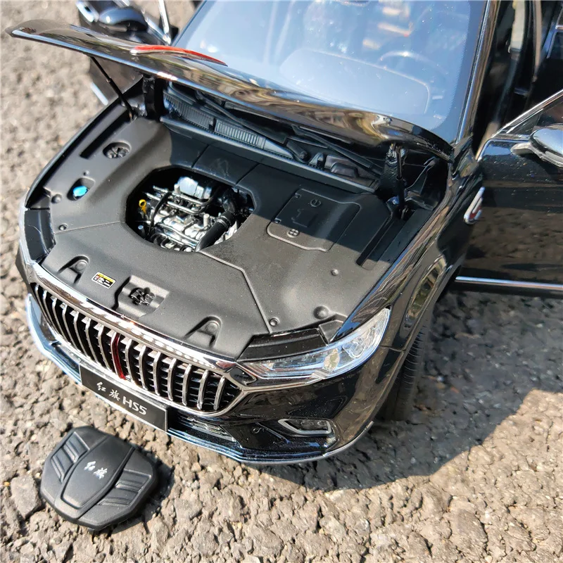 HONGQI HS5 1:18 Scale Diecast Model 3 HONGQI HS5 1:18 Scale Diecast Model - Image 3