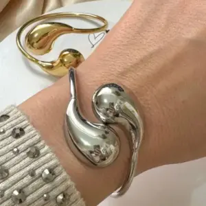 S28e63a32011a48e1841cb62ba37ceaecM