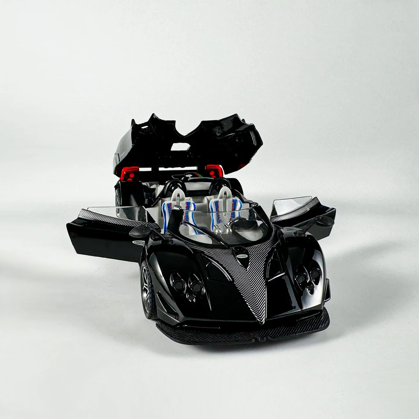 1:32 Scale Diecast Sports Car Model 3 1:32 Scale Diecast Sports Car Model - Image 3