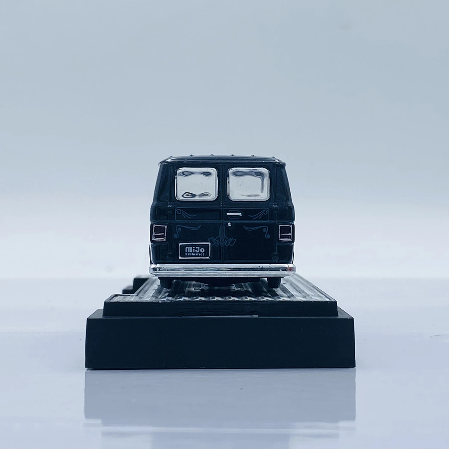 1971 Chevrolet G10 Van Diecast Model 1:64 Scale 5 1971 Chevrolet G10 Van Diecast Model 1:64 Scale - Image 5