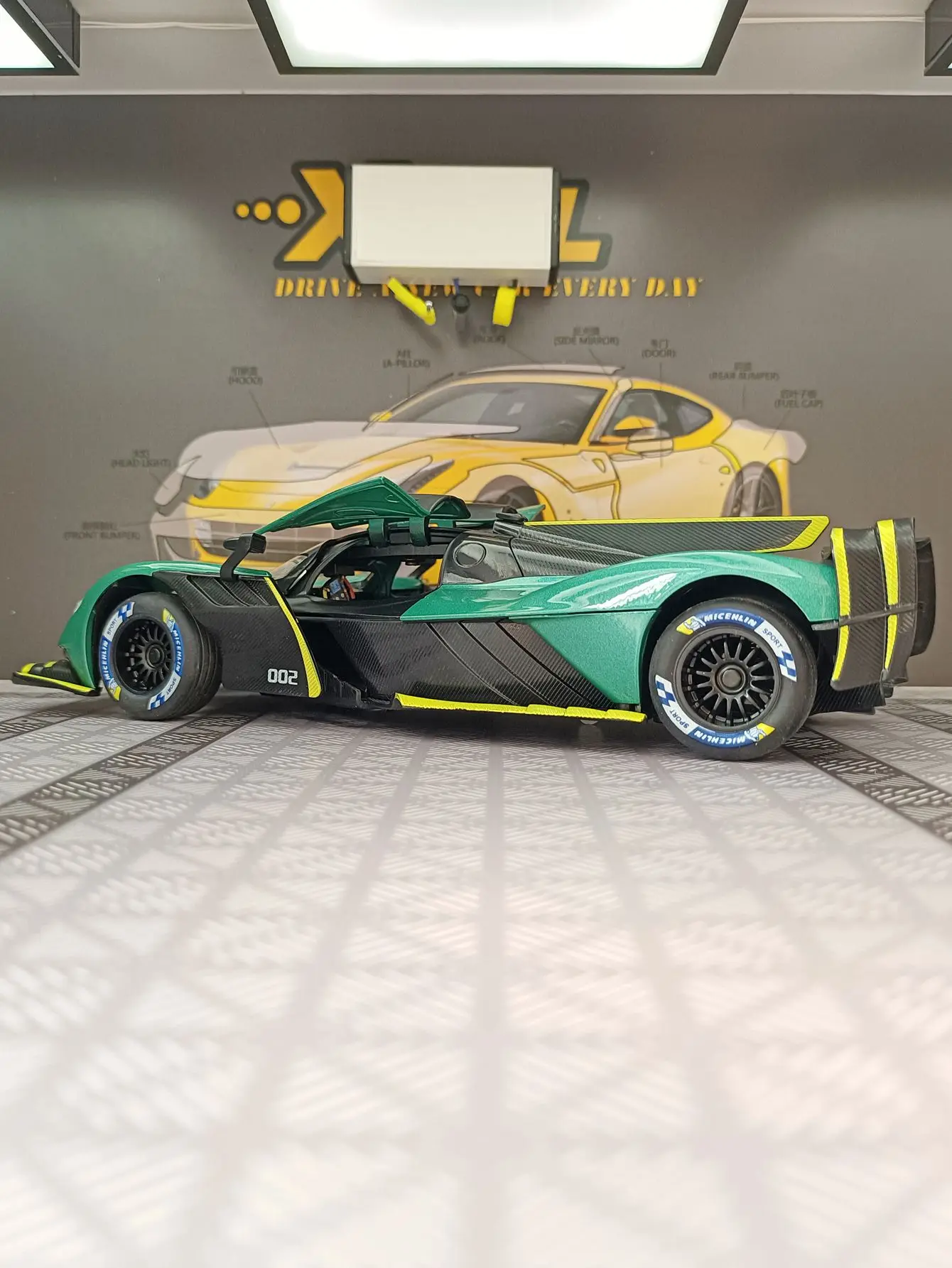 Yellow 1:24 Race Car Diecast Model 5 Yellow 1:24 Race Car Diecast Model - Image 5