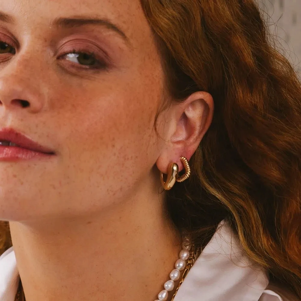 Heart-Shaped Gold Stainless Steel Hoop Earrings 6 Heart-Shaped Gold Stainless Steel Hoop Earrings - Image 6