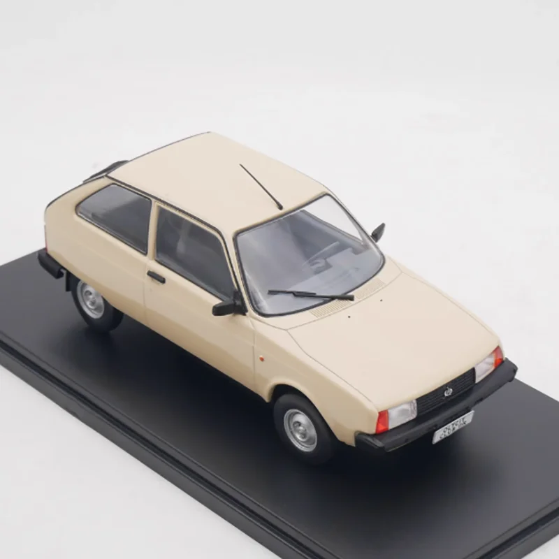 1:24 Scale Oltcit Club 11R Diecast Model 6 1:24 Scale Oltcit Club 11R Diecast Model - Image 6