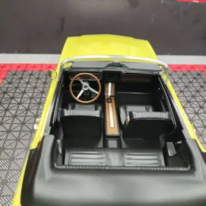 Vintage 1965-66 Ford Mustang 1:18 Die-Cast Model 15 S2b145e8a1657401bb0ad711018b52f90q