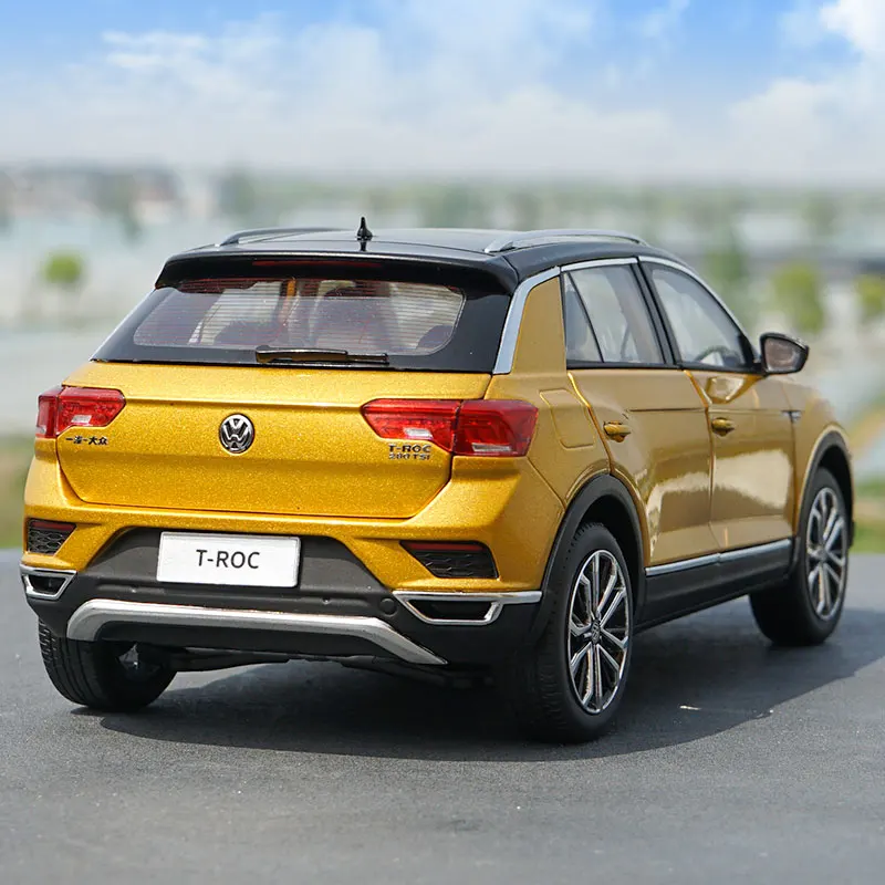 Volkswagen T-Roc 2018 Diecast Model 1:18 Scale 4 Volkswagen T-Roc 2018 Diecast Model 1:18 Scale - Image 4