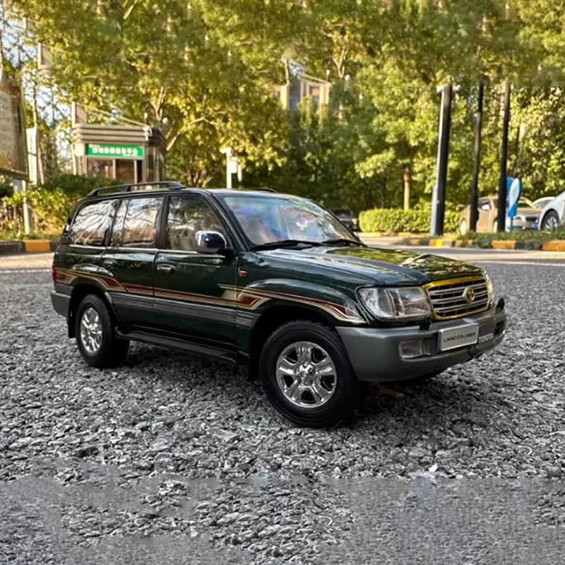 Land Cruiser 4700 LC100 Diecast Model 1:18 Scale 5 Land Cruiser 4700 LC100 Diecast Model 1:18 Scale - Image 5