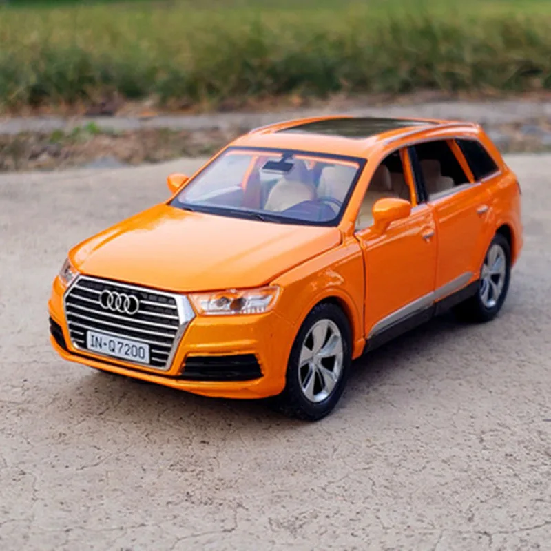 Black 1:32 Scale Q7 SUV Diecast Model 7 Black 1:32 Scale Q7 SUV Diecast Model - Image 7