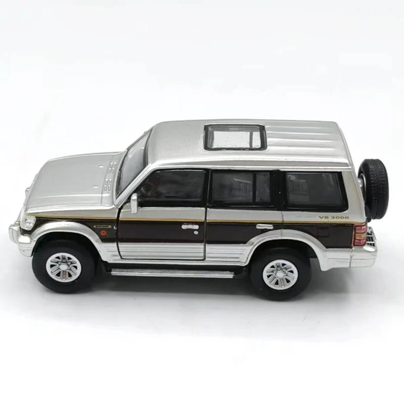 1:64 Pajero Bobcat SUV Diecast Model 4 1:64 Pajero Bobcat SUV Diecast Model - Image 4