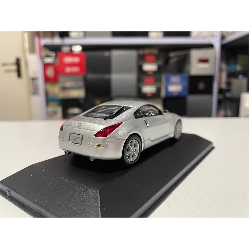 1:43 Scale Fairlady 350Z Diecast Model 3 1:43 Scale Fairlady 350Z Diecast Model - Image 3