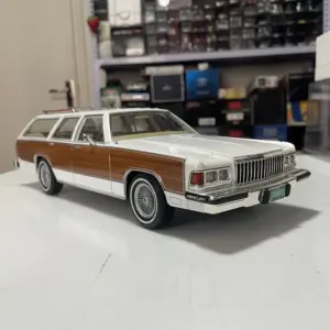 Vintage Mercury Marquis 1:18 Scale Die-Cast Model 7 S2bbcf1295fdb495d87398fa57422a899T