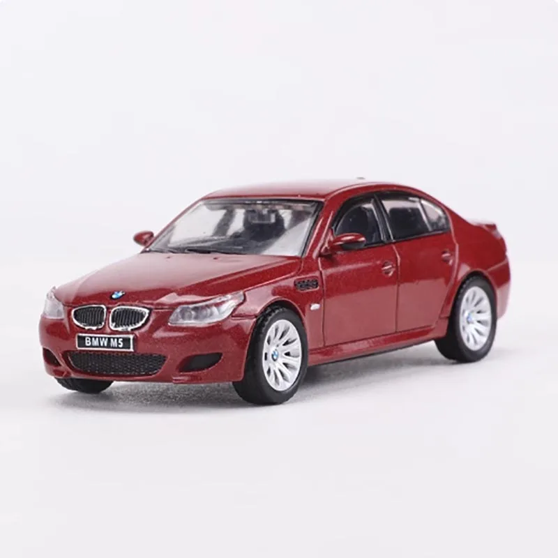 Miniature BMW M5 (E60) 1/64 Scale Model 2 Miniature BMW M5 (E60) 1/64 Scale Model - Image 2