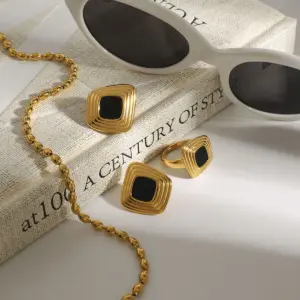 S2c6782f635134afdbad351514433858cT