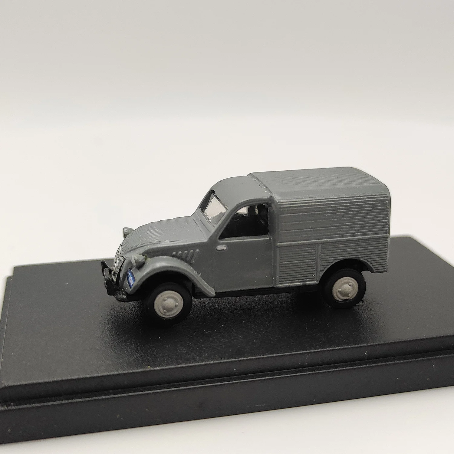 Vintage CITROEN Freight Car Resin Model 4cm Static Collectible 8 Vintage CITROEN Freight Car Resin Model 4cm Static Collectible - Image 8