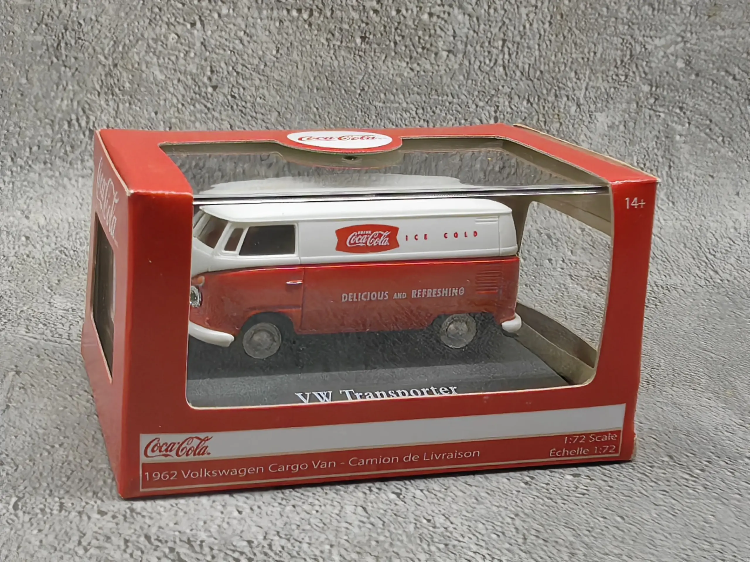 Vintage Volkswagen Van Diecast Model 1:72 Scale 5 Vintage Volkswagen Van Diecast Model 1:72 Scale - Image 5