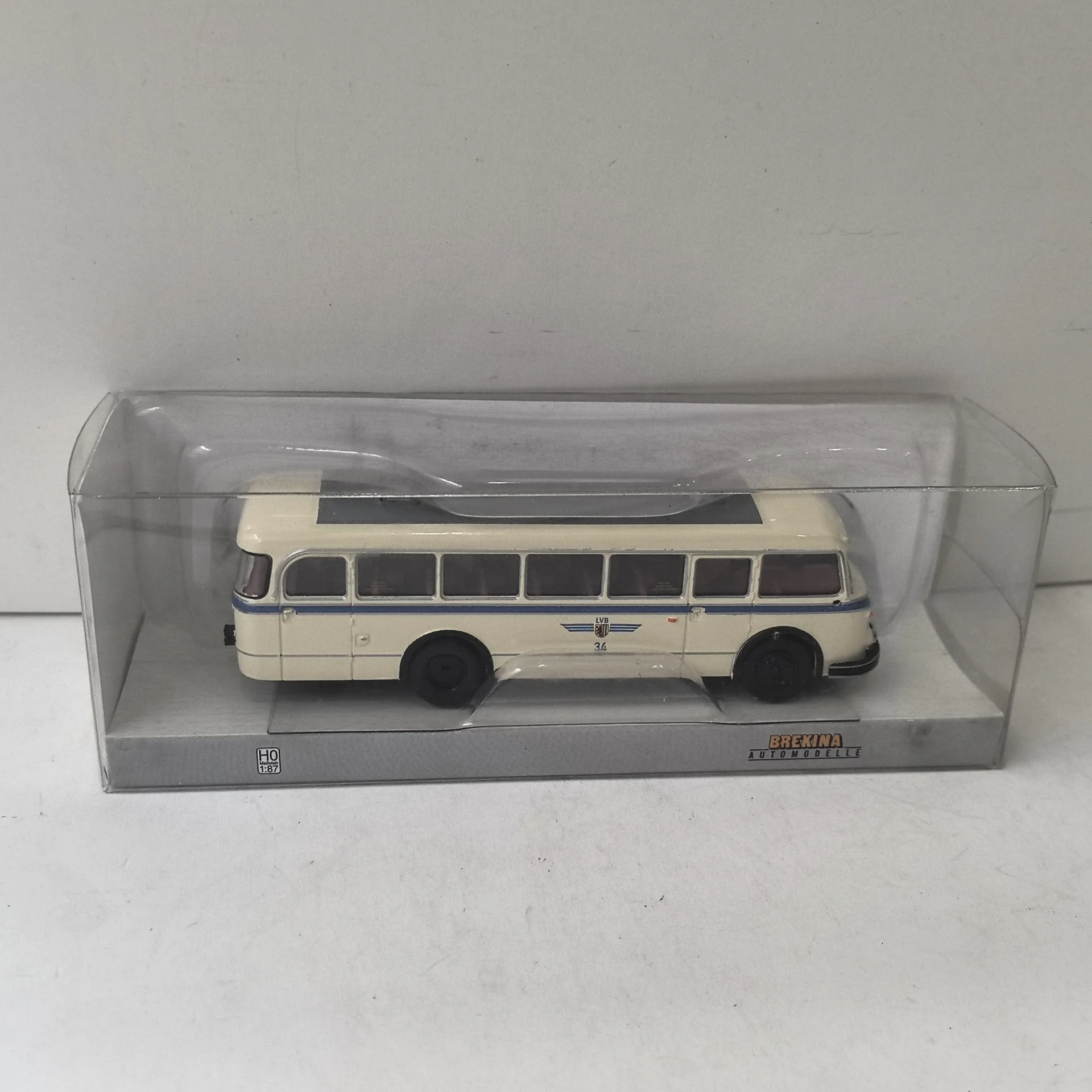 Vintage IFA Bus Model 1:87 Scale Collectible 5 Vintage IFA Bus Model 1:87 Scale Collectible - Image 5