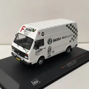 1:43 VW LT45 LWB Van Diecast Model