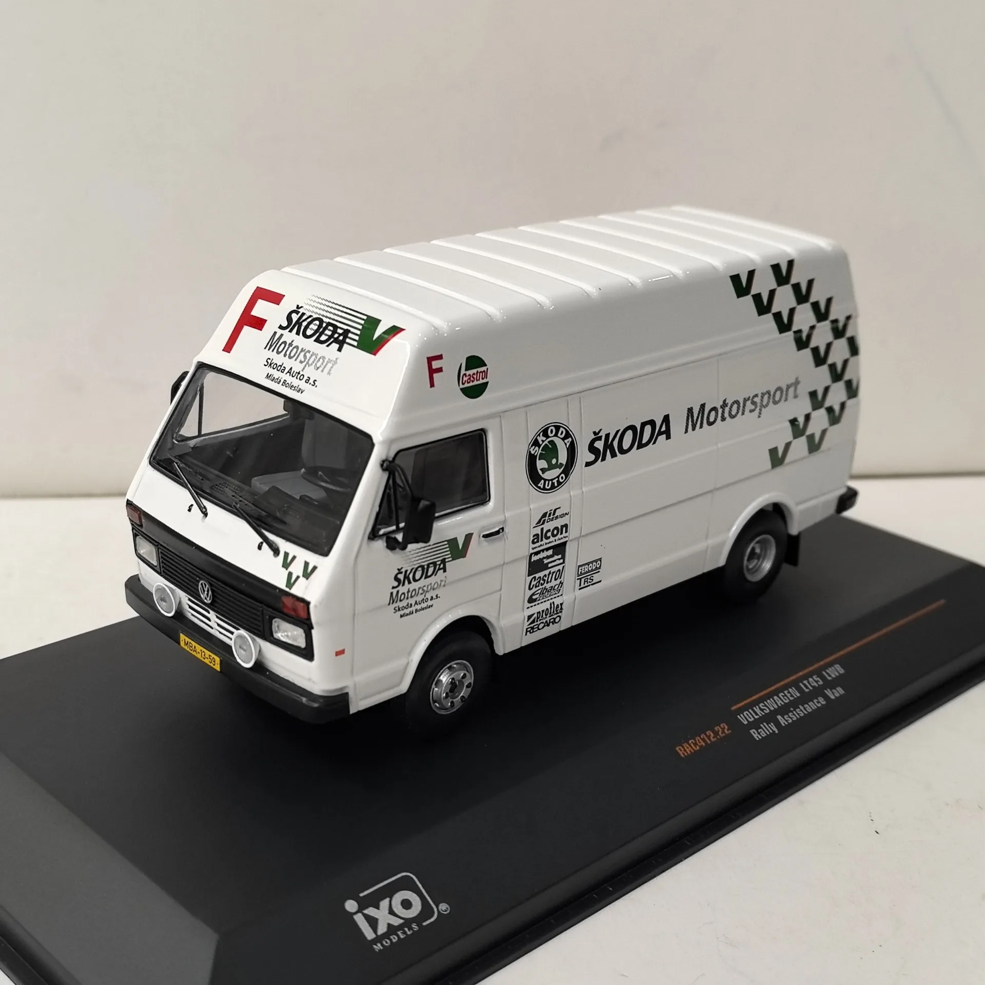 1:43 VW LT45 LWB Van Diecast Model 1 1:43 VW LT45 LWB Van Diecast Model