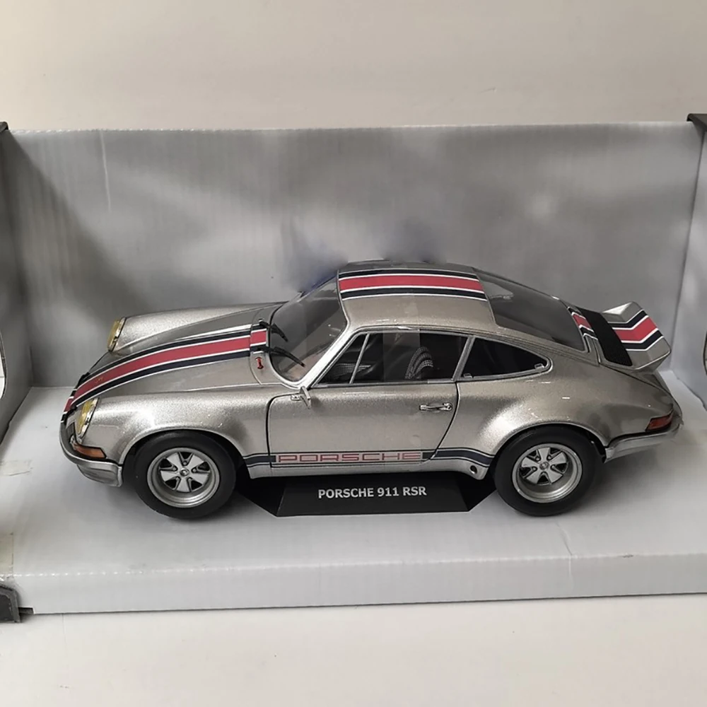 Porsche 911 RSR 1/18 Die-Cast Model Collectible 3 Porsche 911 RSR 1/18 Die-Cast Model Collectible - Image 3