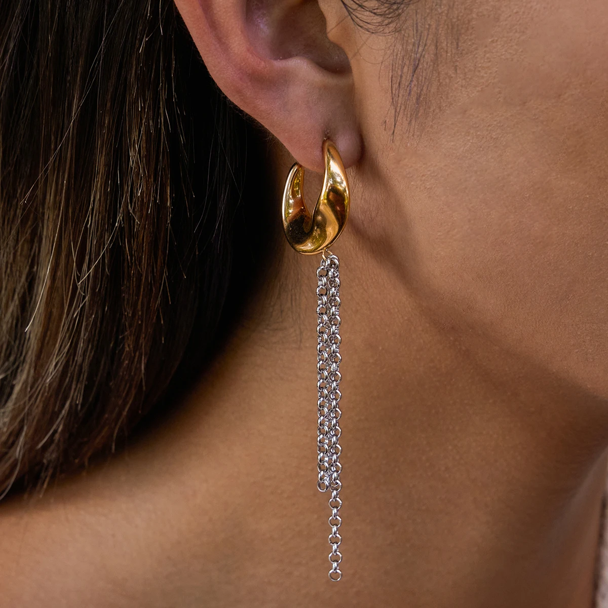 Minimalist Stainless Steel Moon Earrings JDE0108002 3 Minimalist Stainless Steel Moon Earrings JDE0108002 - Image 3