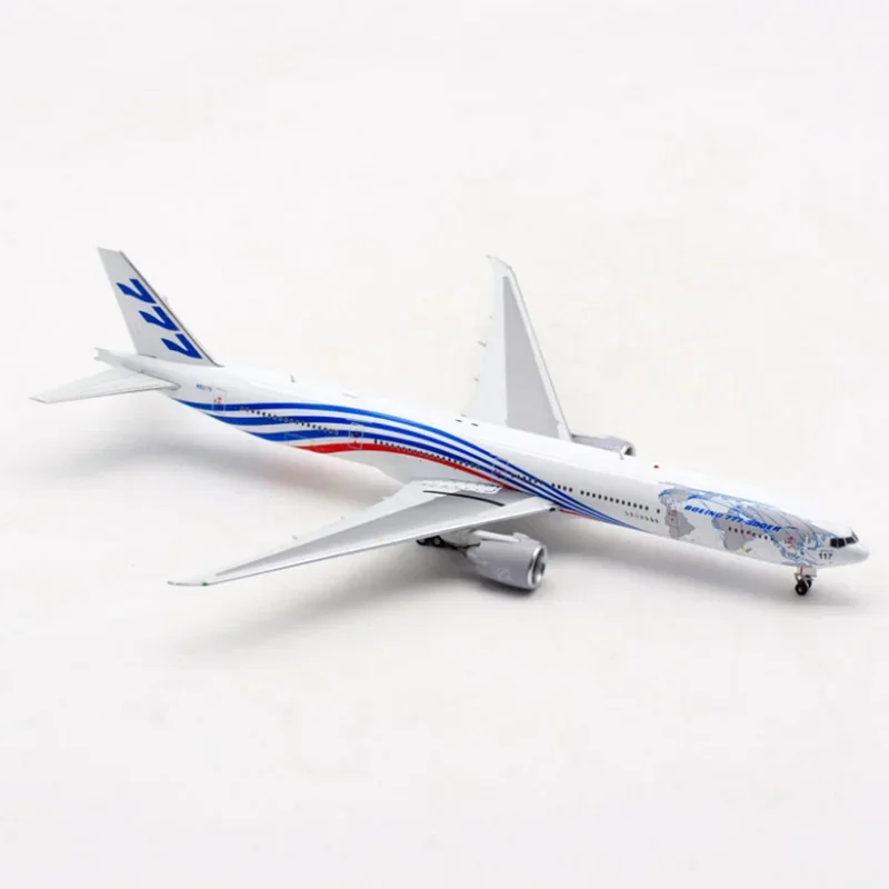 Diecast Boeing 777-300ER Model 1/400 Scale 3 Diecast Boeing 777-300ER Model 1/400 Scale - Image 3