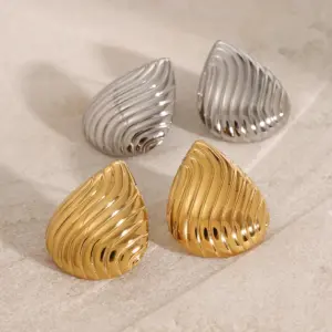 Elegant Gold Stainless Steel Heart Earrings 8 S2d981b0d7bd04cc89d793297b6005378k