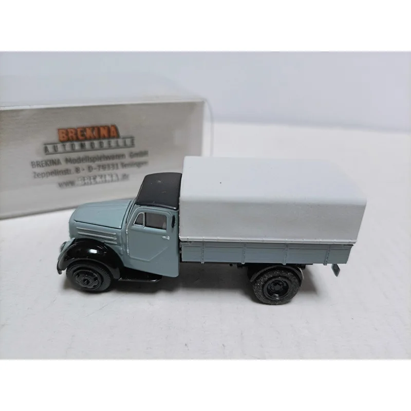 Vintage Garant DRK Delivery Truck Model 1:87 Scale 2 Vintage Garant DRK Delivery Truck Model 1:87 Scale - Image 2