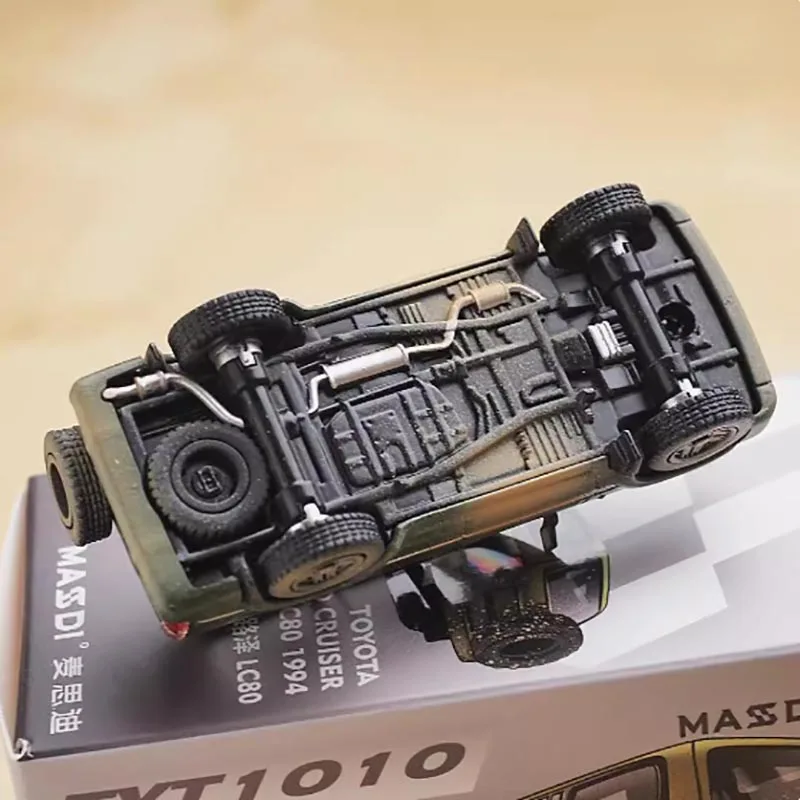 1/64 Scale Toyota Land Cruiser LC80 Diecast Model 4 1/64 Scale Toyota Land Cruiser LC80 Diecast Model - Image 4