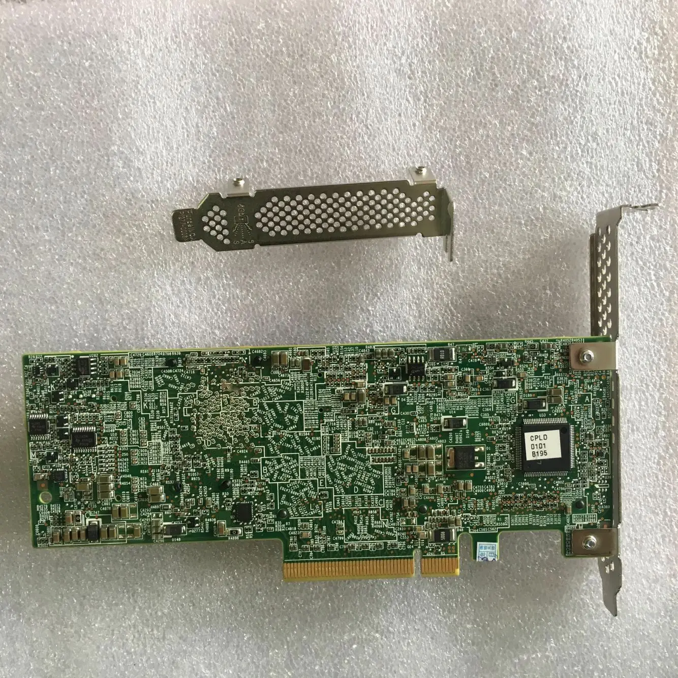 Controller P440 SAS Card for Servers 4 Controller P440 SAS Card for Servers - Image 4