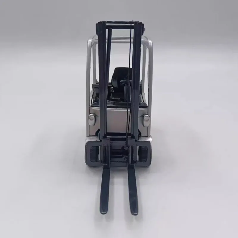 1:25 Scale Alloy Forklift Model for Collectors 3 1:25 Scale Alloy Forklift Model for Collectors - Image 3