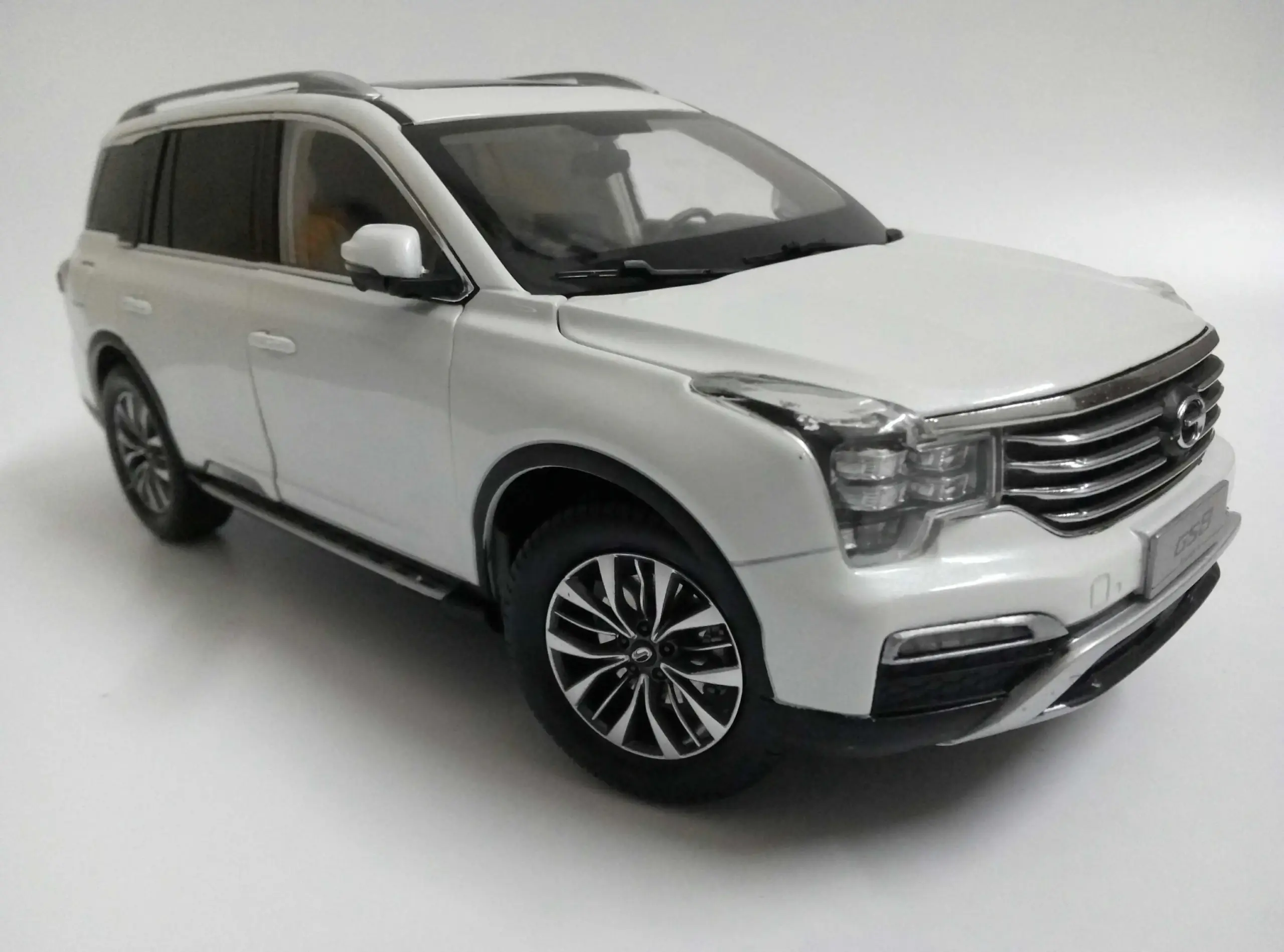 GAC Trumpchi GS8 1:18 Diecast Model Car 6 GAC Trumpchi GS8 1:18 Diecast Model Car - Image 6