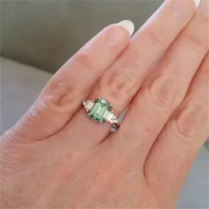 Green and White Zircon Geometric Ring 6 S2fa12a79bbcb4a8bbb30dc5bfde212b6n