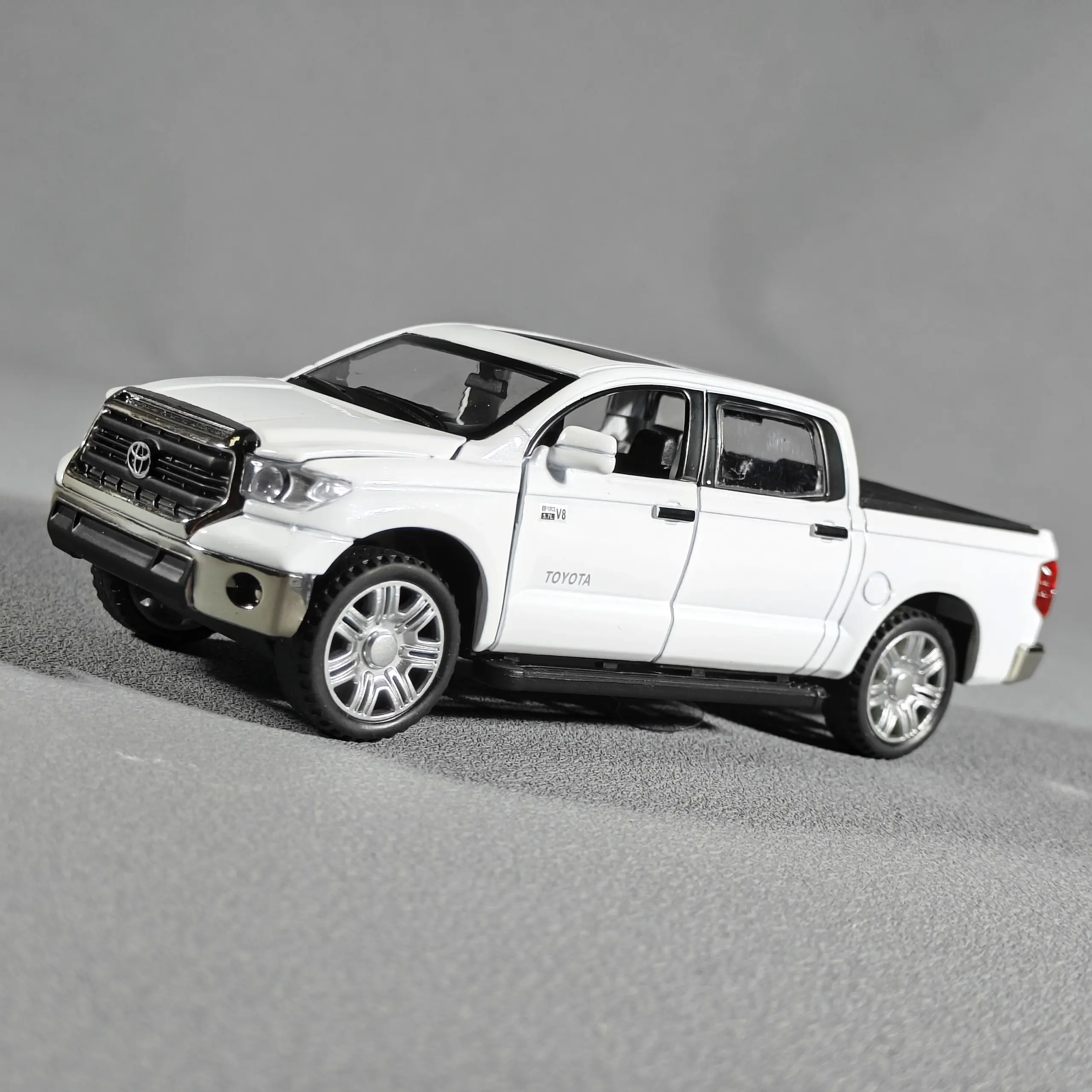 Maisto 1:32 Toyota Tundra Off-Road Model 5 Maisto 1:32 Toyota Tundra Off-Road Model - Image 5