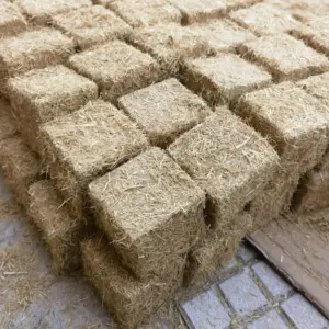 Miniature Haystacks for Scenic Model Farms 10 S3017255e0f744d879449815652269d03u