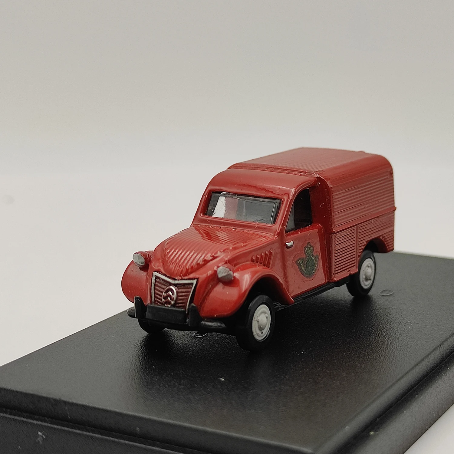 Vintage CITROEN Freight Car Resin Model 4cm Static Collectible 9 Vintage CITROEN Freight Car Resin Model 4cm Static Collectible - Image 9