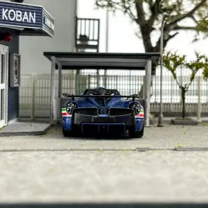 1:64 Pagani Huayra Diecast Model 8 S306073cd2b494b0c99247aaa38ed5c5bj