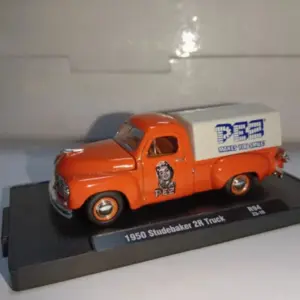 1950 Studebaker 2R Diecast Model in Orange 12 S30861bae48224715964e2d3d6b06096ck