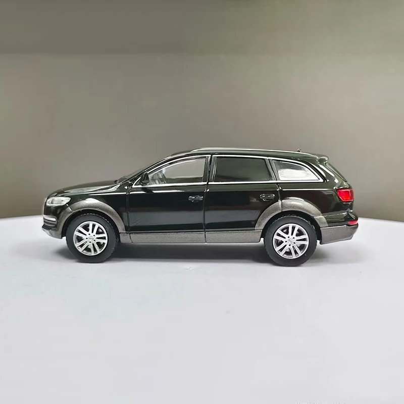 Diecast 2008 Audi Q7 FSI Quattro Model 3 Diecast 2008 Audi Q7 FSI Quattro Model - Image 3