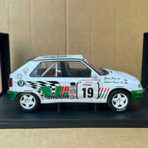 Skoda Felicia 1995 1:18 Diecast Rally Model 10 S30e246f83a3546609ab965b4b6818376C
