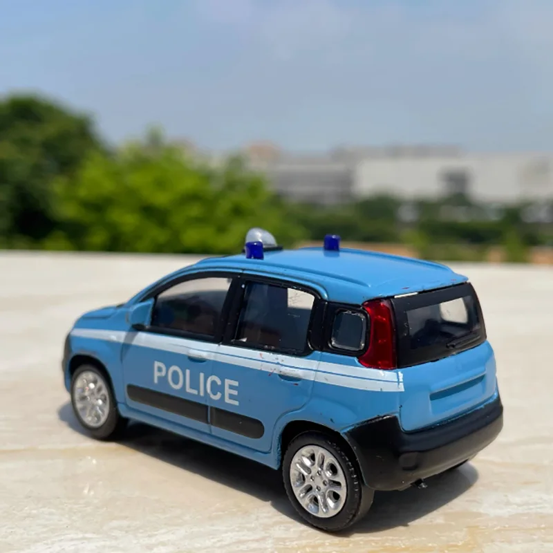 1:43 Scale Police Car Model with Vintage Charm 3 1:43 Scale Police Car Model with Vintage Charm - Image 3
