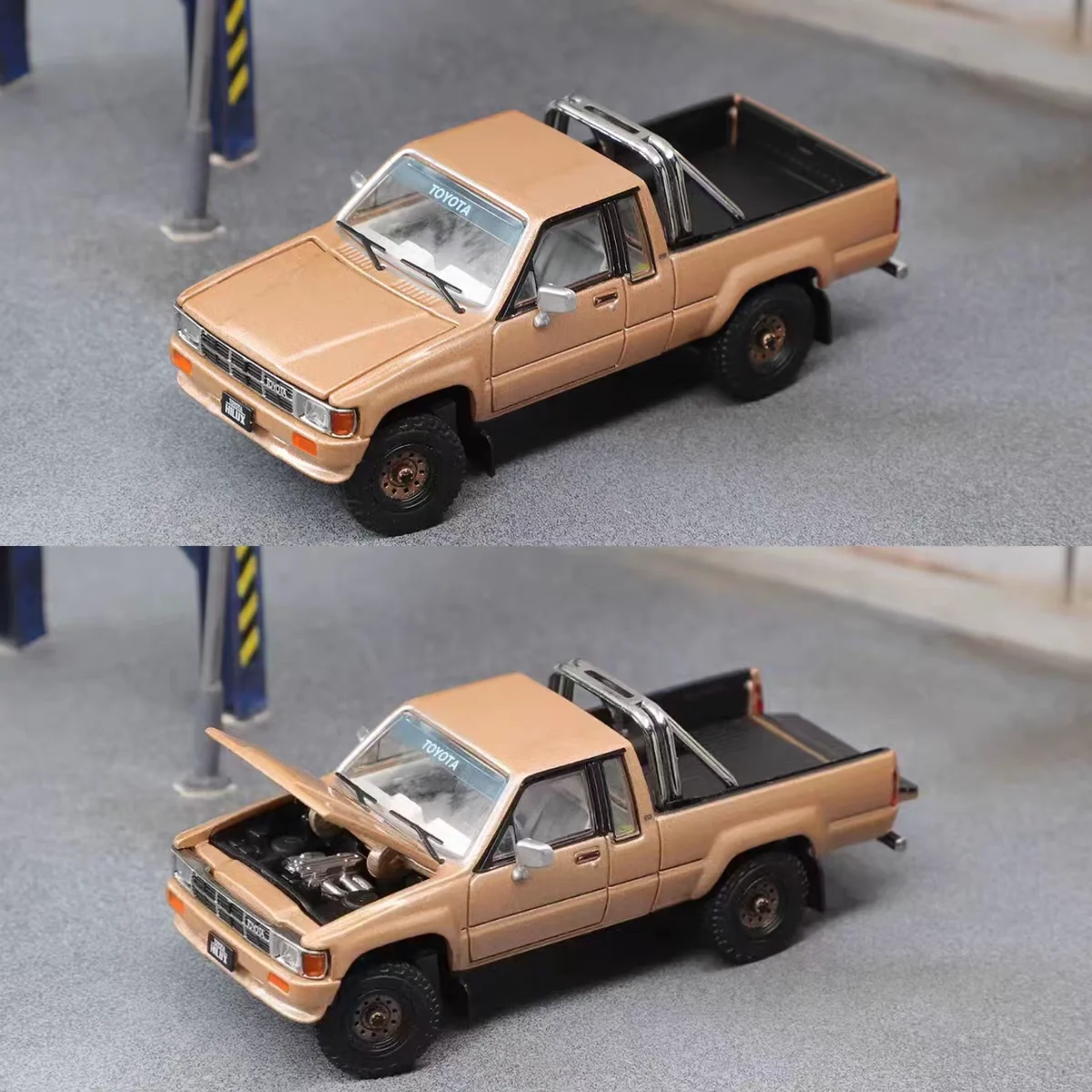 1:64 Toyota Hilux SR5 Diecast Model 6 1:64 Toyota Hilux SR5 Diecast Model - Image 6