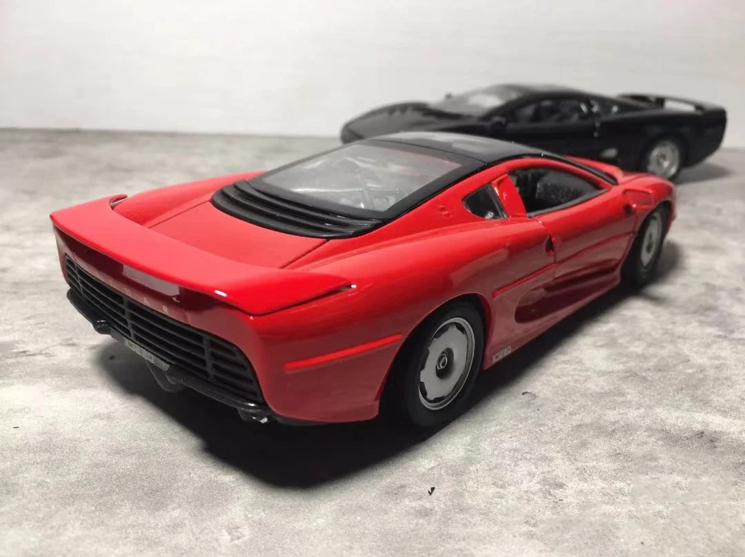1:24 Jaguar XJ220 Diecast Model Collectible 3 1:24 Jaguar XJ220 Diecast Model Collectible - Image 3