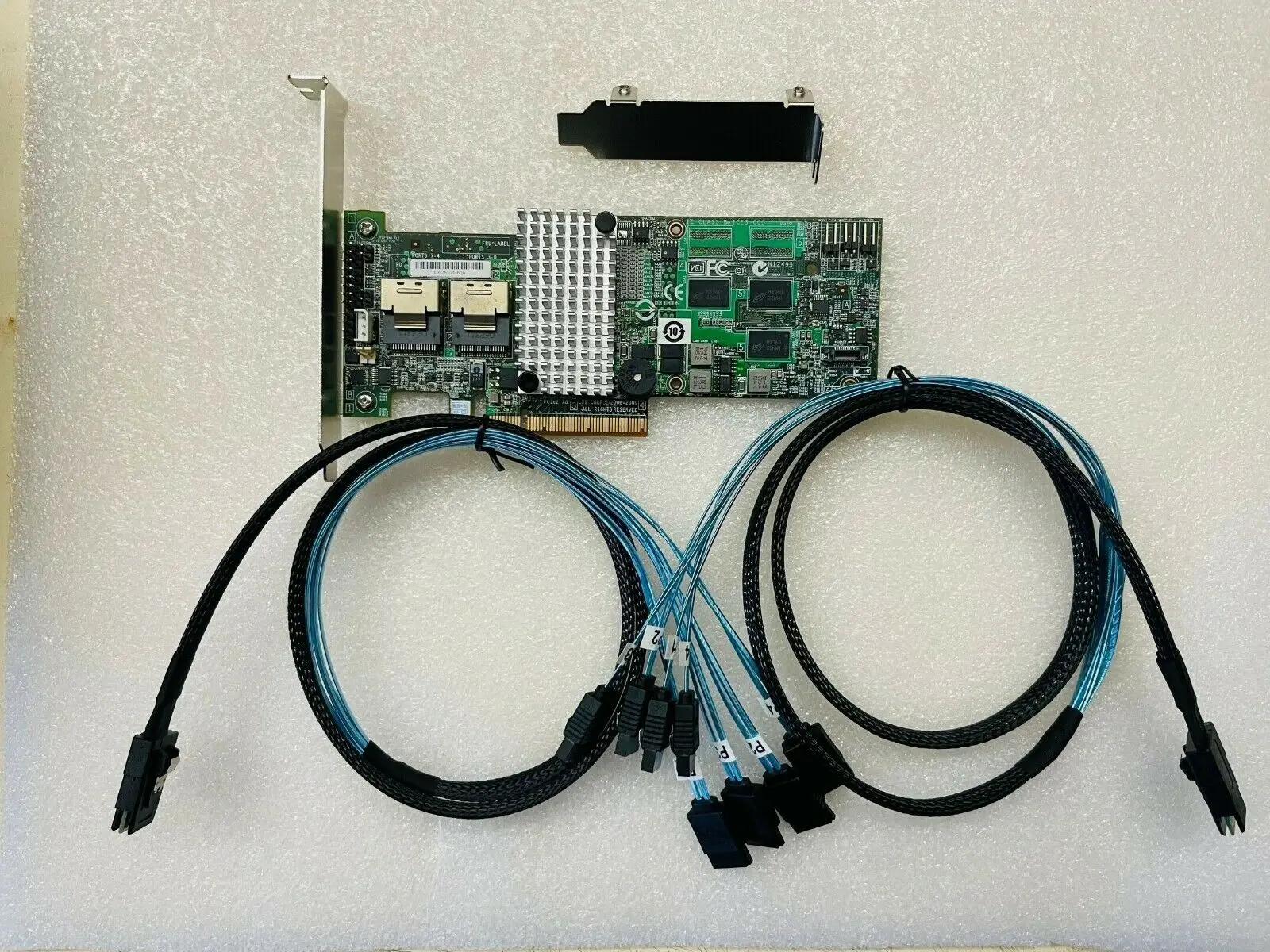 LSI 9264-8i PCIe RAID Controller for Servers 1 LSI 9264-8i PCIe RAID Controller for Servers
