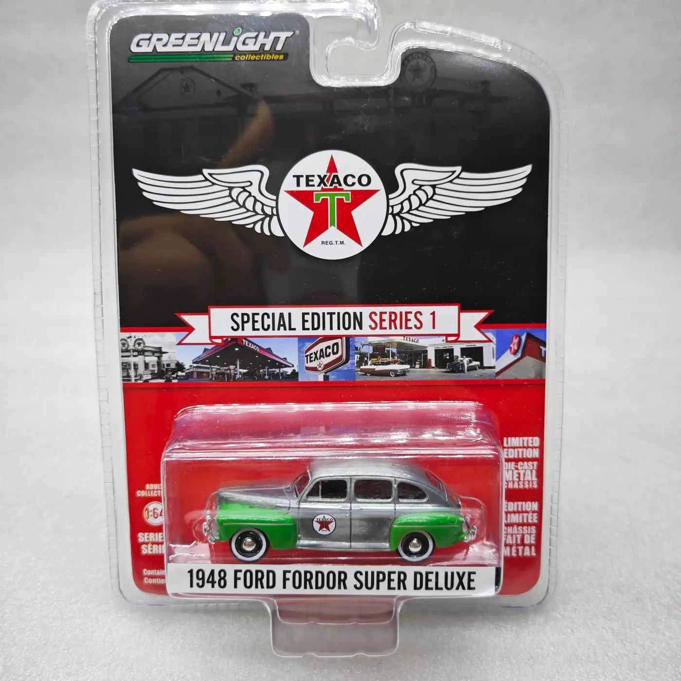 1948 Ford Fordor Super Luxury Diecast Model 3 1948 Ford Fordor Super Luxury Diecast Model - Image 3